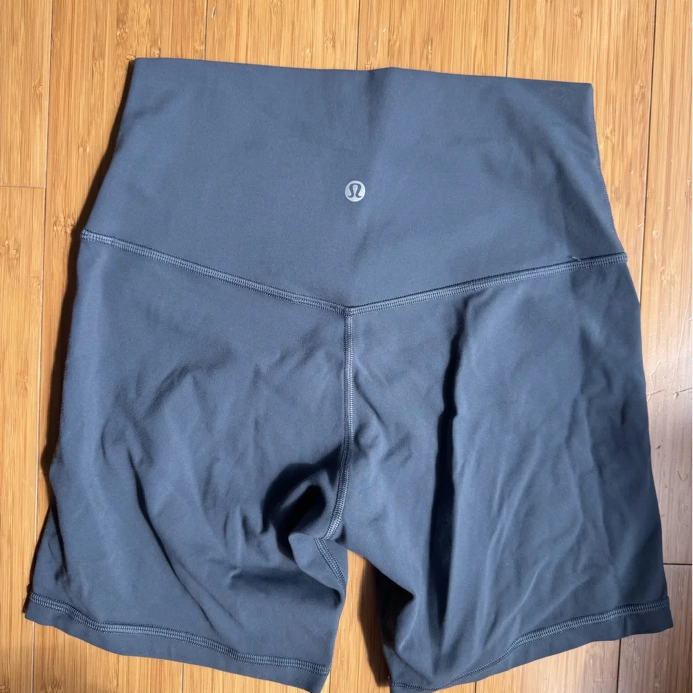 Lululemon Align Short in Oil Grey - Picture 2 of 3